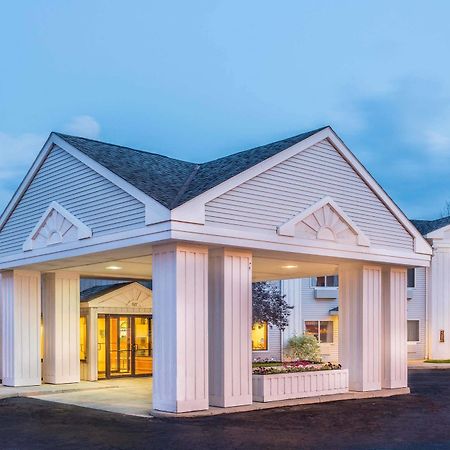 Days Inn By Wyndham Tiffin Eksteriør billede