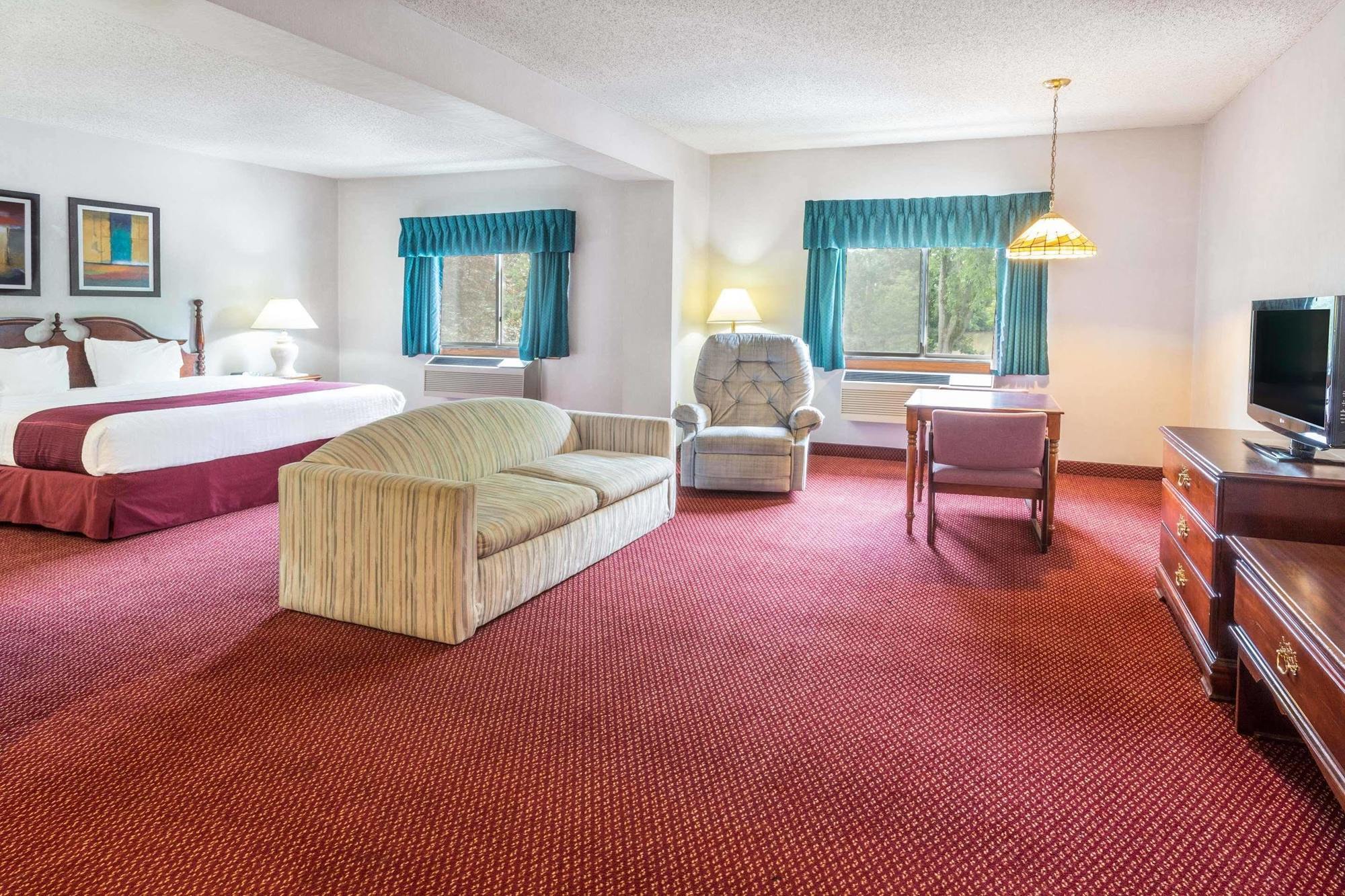 Days Inn By Wyndham Tiffin Eksteriør billede